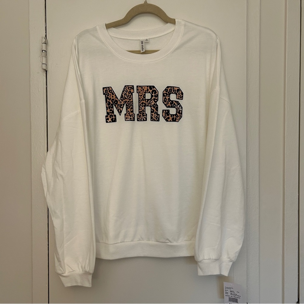 David’s Bridal Lightweight Mrs. Sweatshirt Top Bride Wedding White NWT (Size 1X)